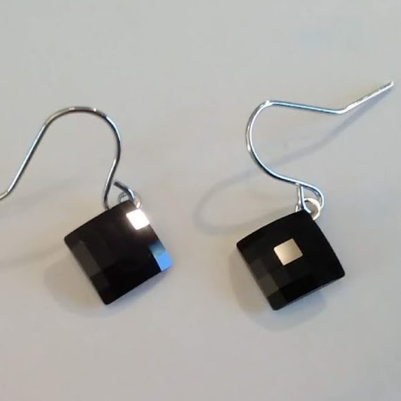 Checkerboard Cut Swarovski Crystal Dangle Earring - Picture 3 of 4